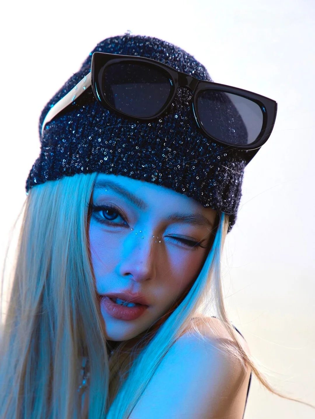 这组真的炸裂了！太酷了！金发+帅女