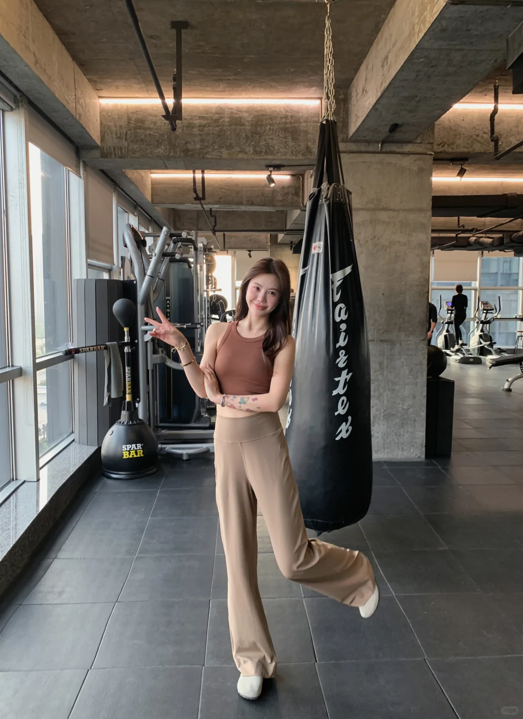 【梨形福音】这直筒裤把我粗腿藏得明明白白