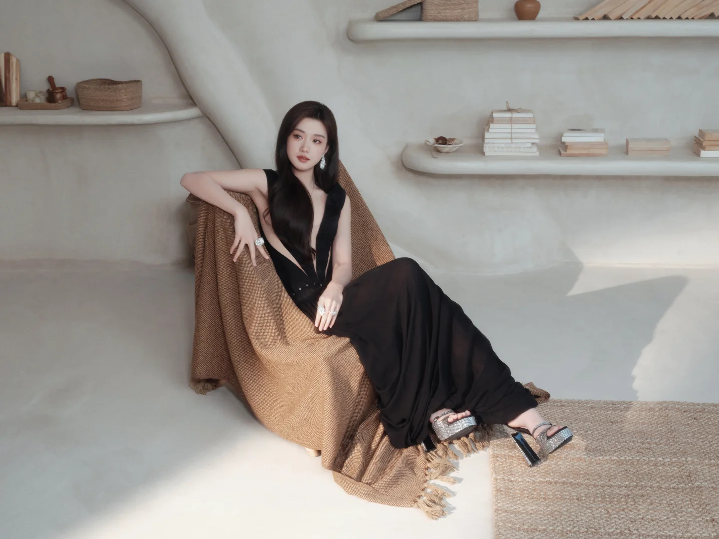 卢昱晓|深V开到腰+百万珠宝～这是要迷鼠谁