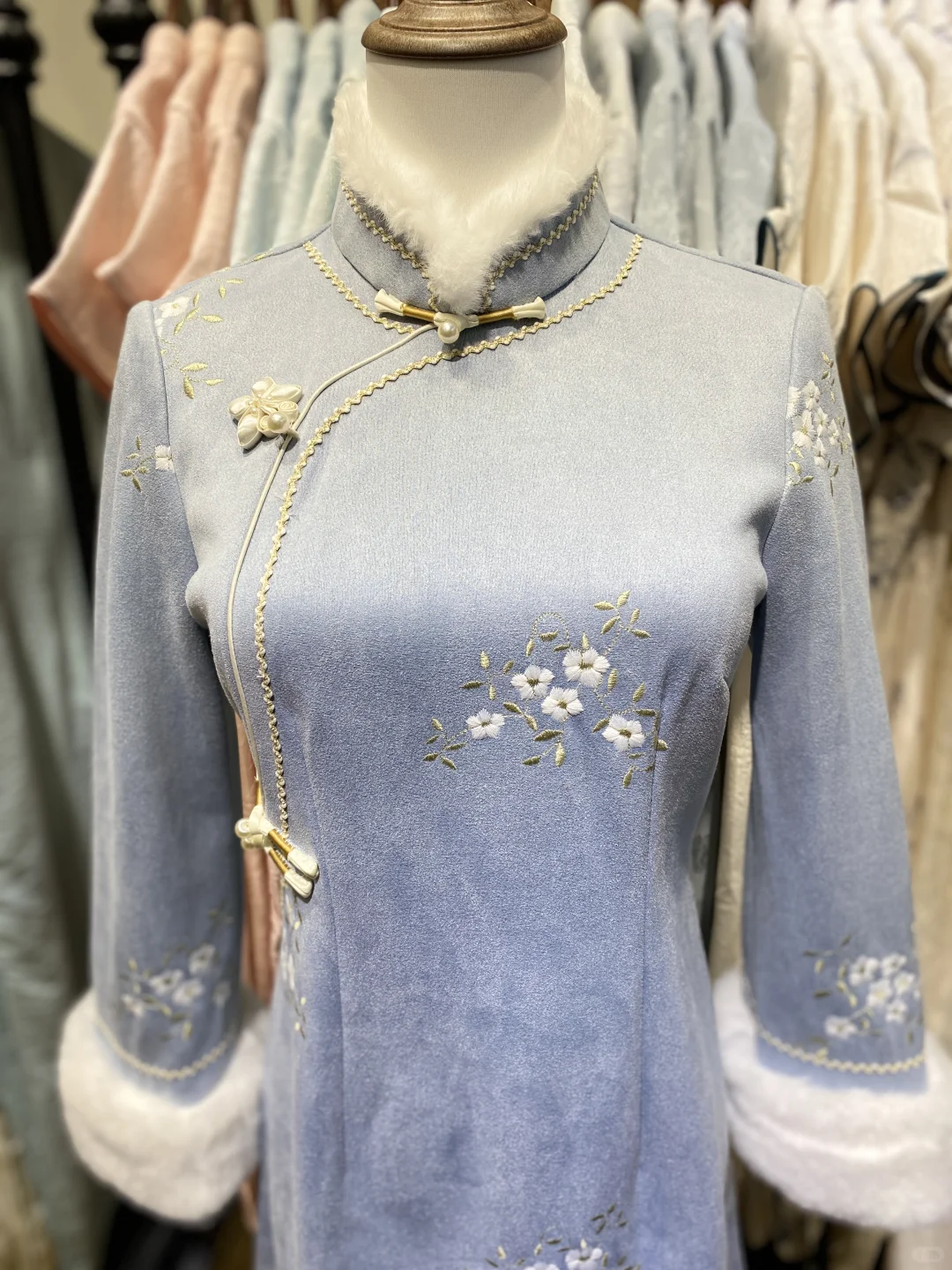 天津滨江道百元旗袍店】买啦三件开心！