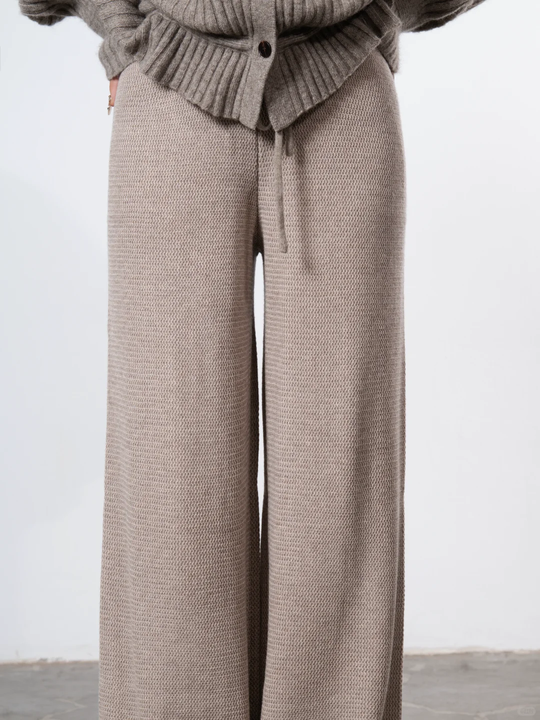 冬日低饱和度穿搭，这裤子，穿了脱不下来