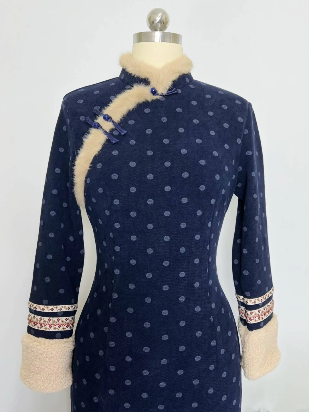 绝了，这条旗袍有点好看！巨显瘦，弹力大