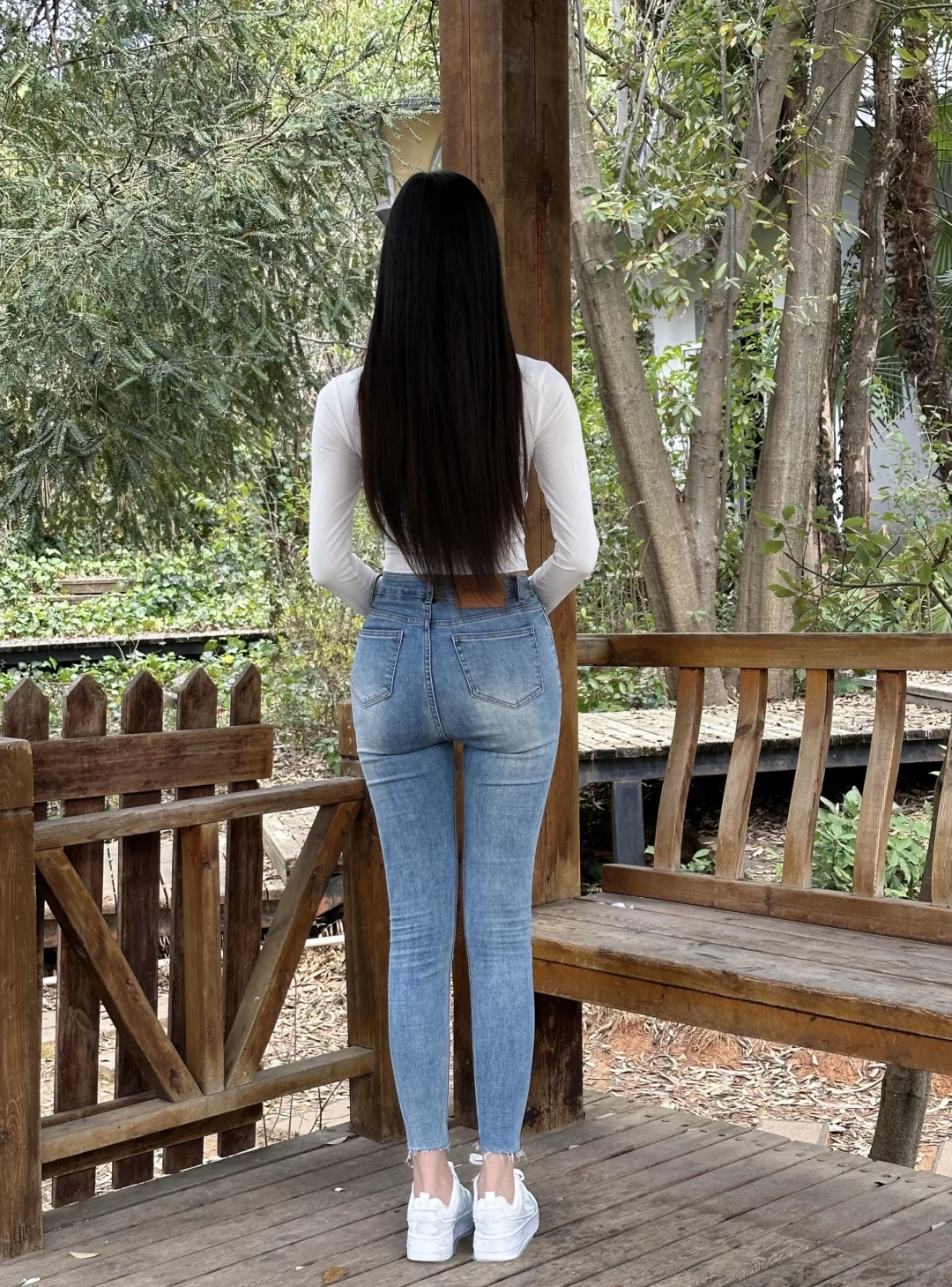 白T加牛仔裤～永不过时