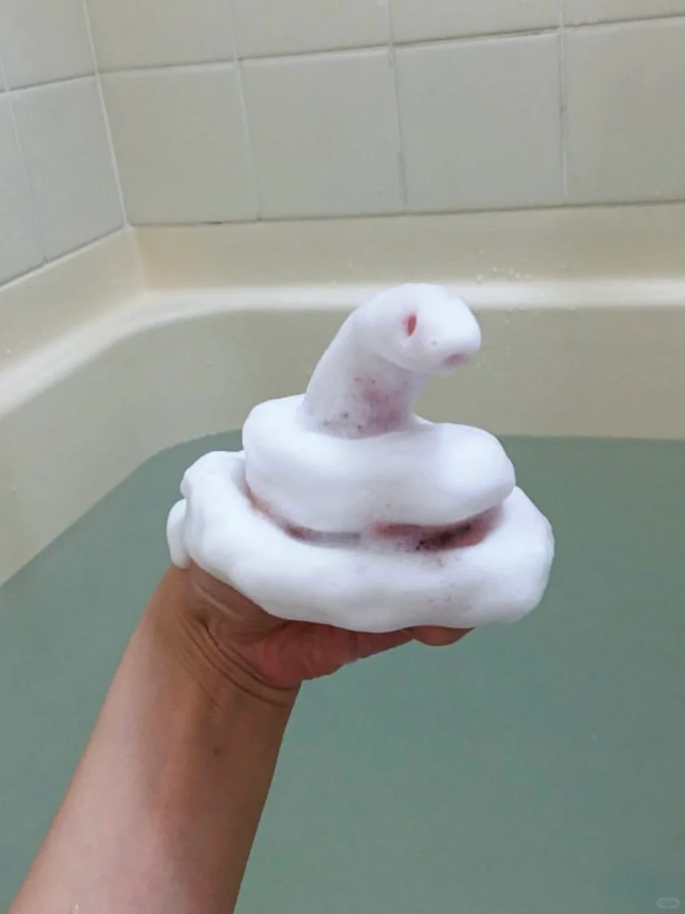 “这个艺术家简直在演我的精神状态”