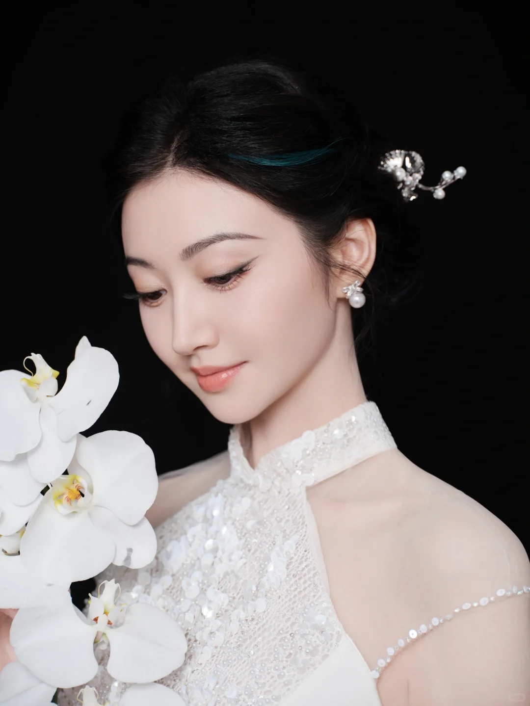 景甜｜露背挂脖旗袍，这也太美了！