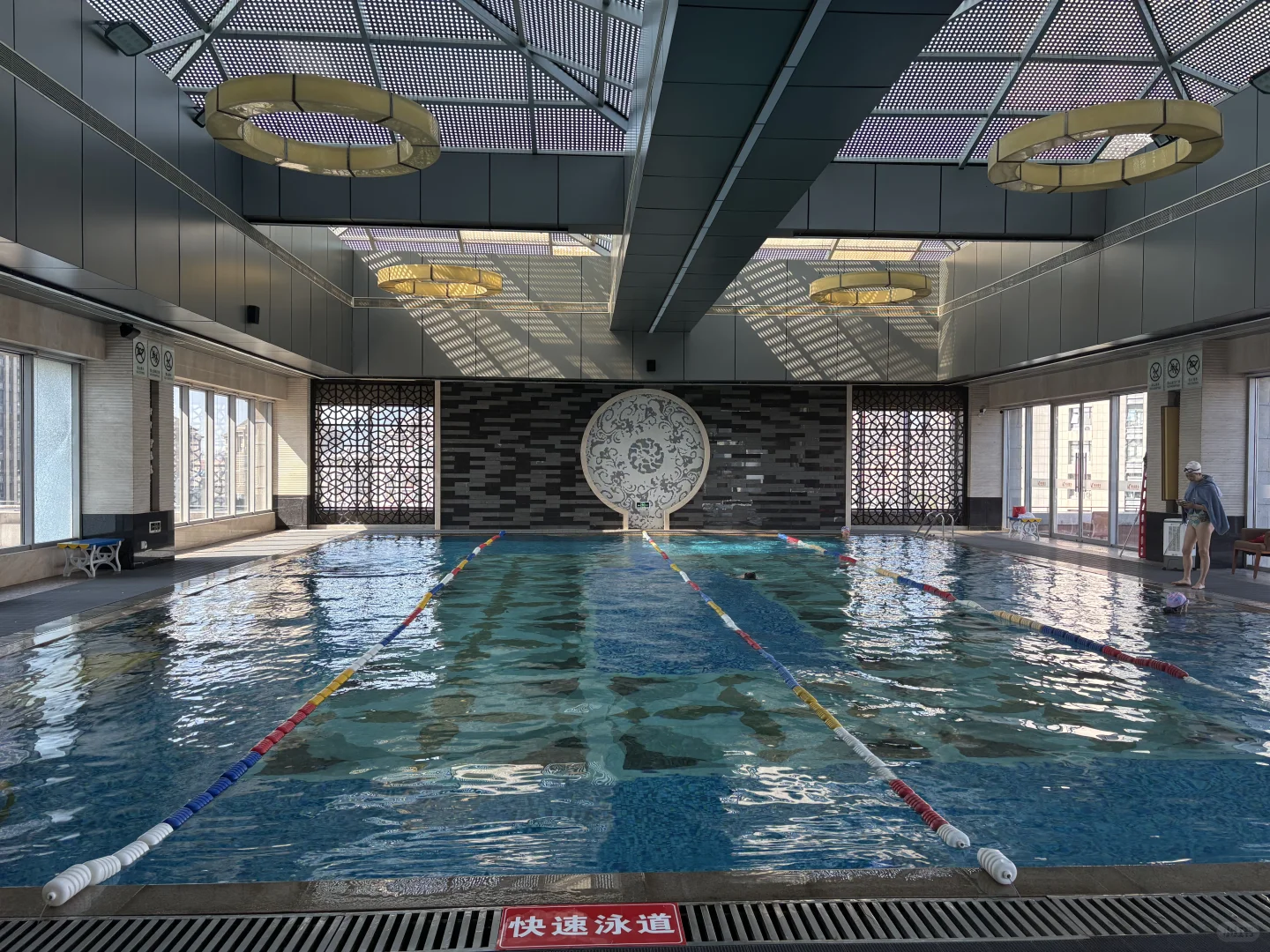 00后女泳教上线｜我的学员 包教包会 不怕水！