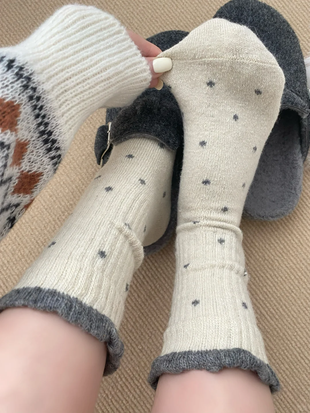 好温柔的波点羊毛袜！秋冬氛围感拉满！