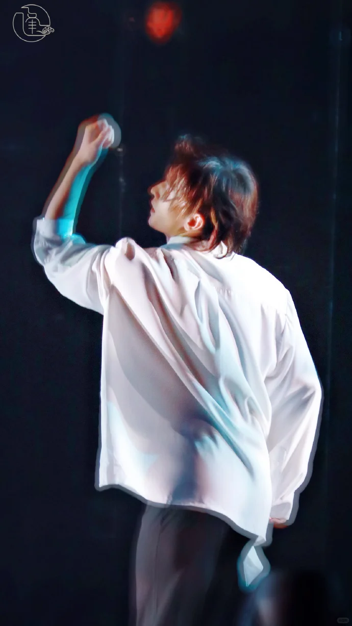 听说最高级的性感是……若隐若现🙈