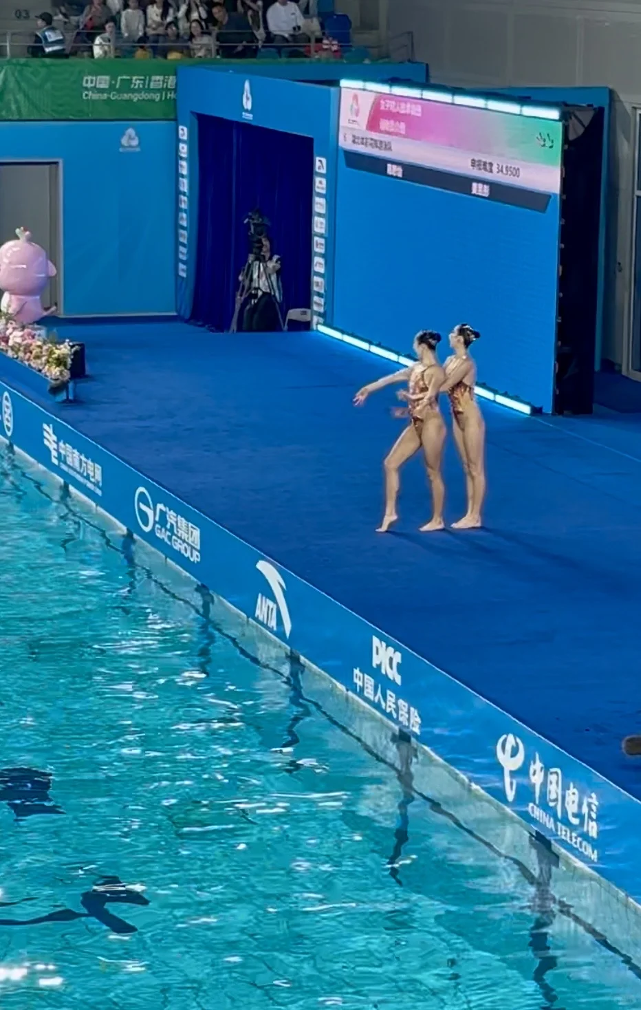 花样游泳现场真好看