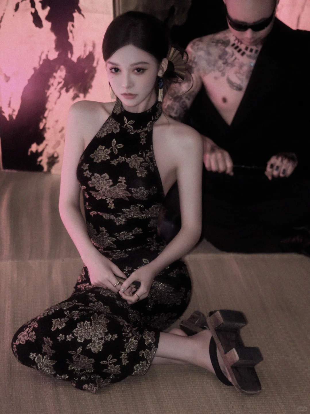 危险与优雅的完美碰撞💥黑道千金写真