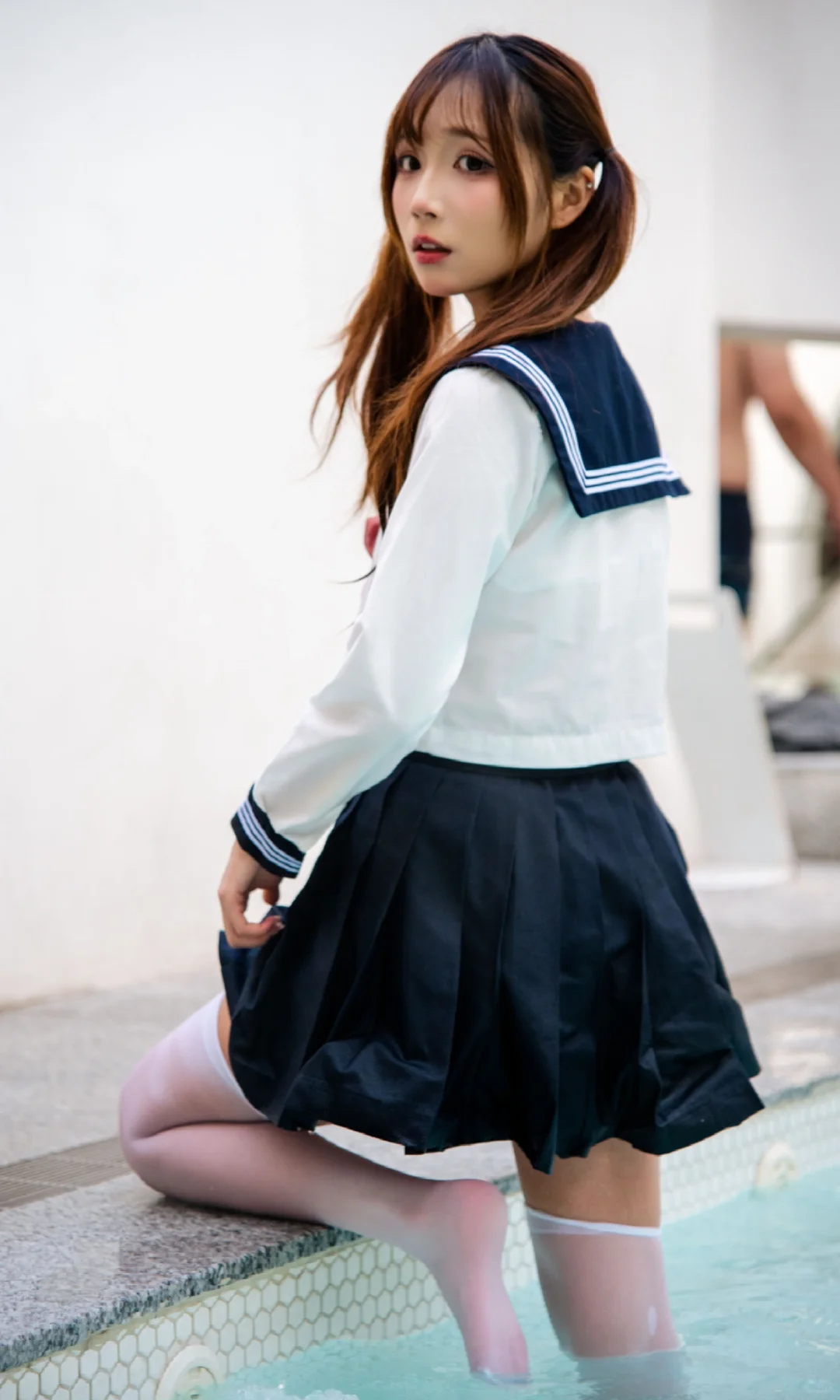 jk白丝温泉入水，美到爆！