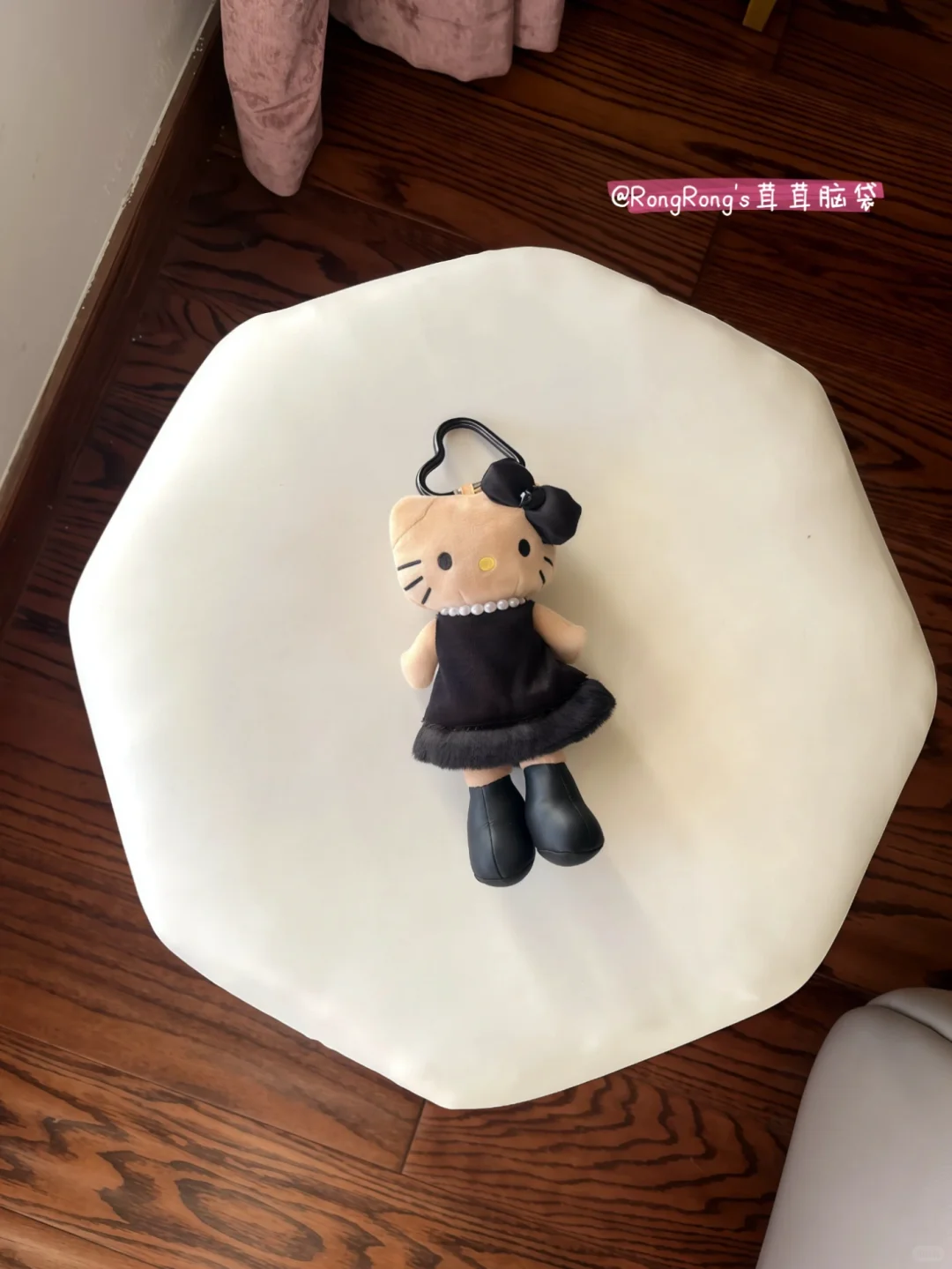 百变长腿hello kitty女孩子可以是任何样子