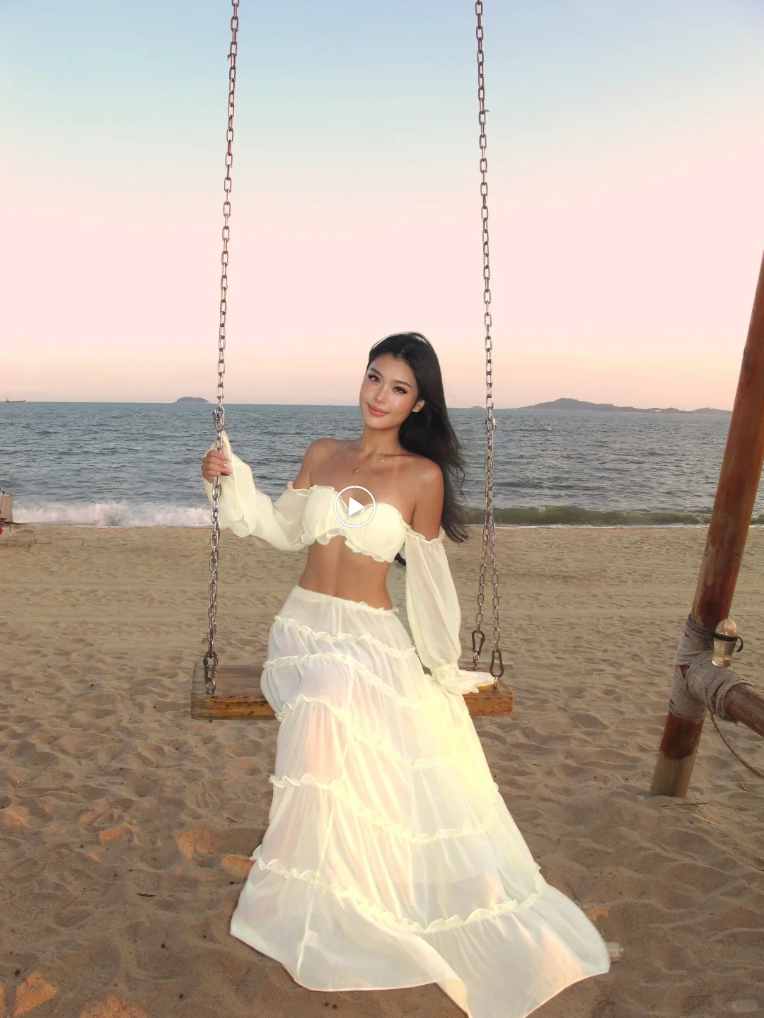 𝜗𝜚·˖⁺₊ ⸝⸝⸝⸝ Under the sunlight🍋