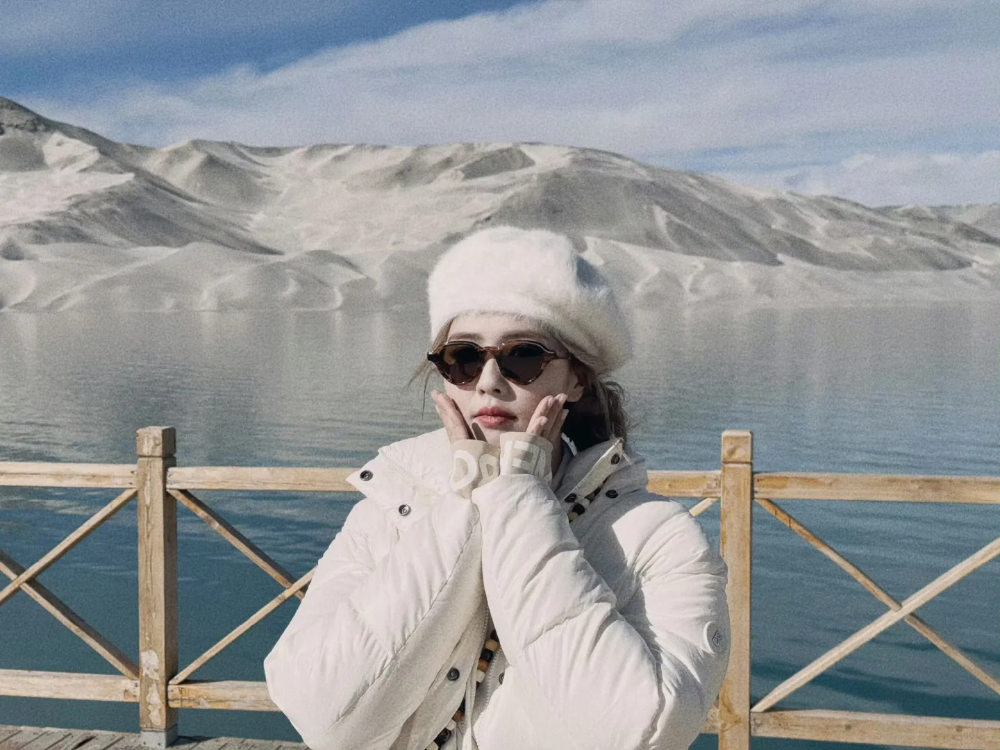 风景好美人更美😍