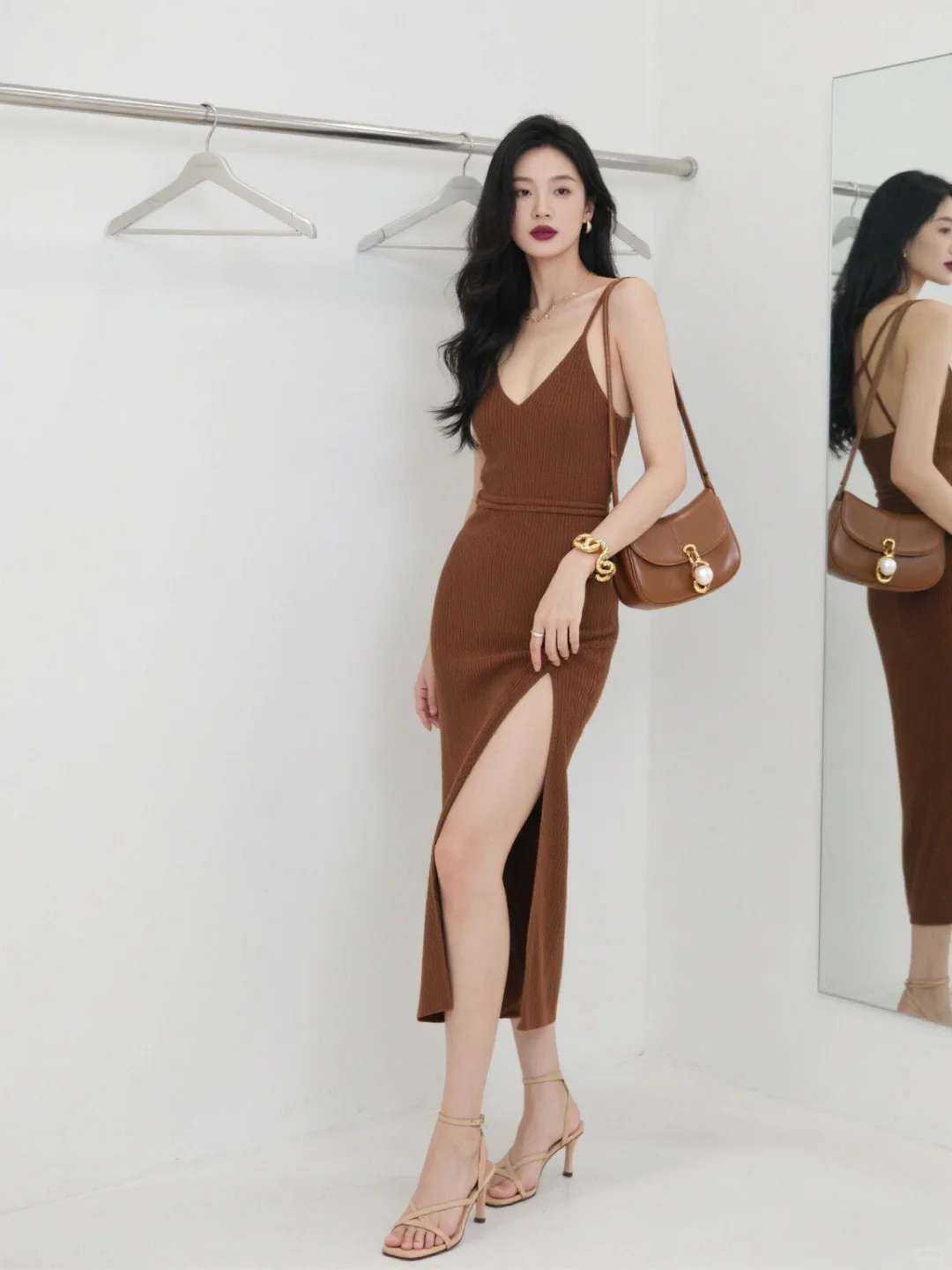 纯欲钓系！焦糖吊带裙，沙漏腰拿捏
