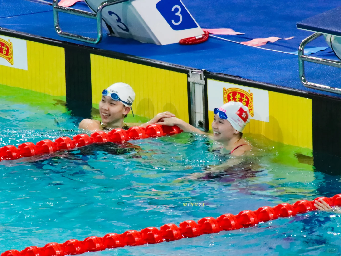 祝福两位游得很快的女嘉宾牵手成功😊