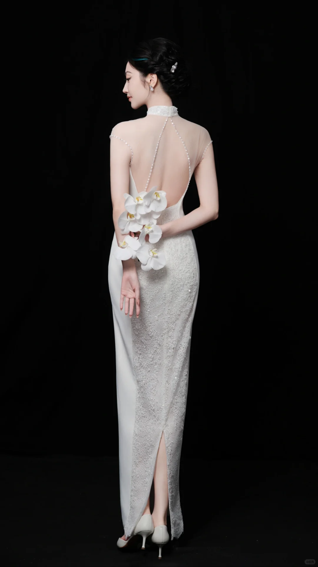 景甜｜露背挂脖旗袍，这也太美了！