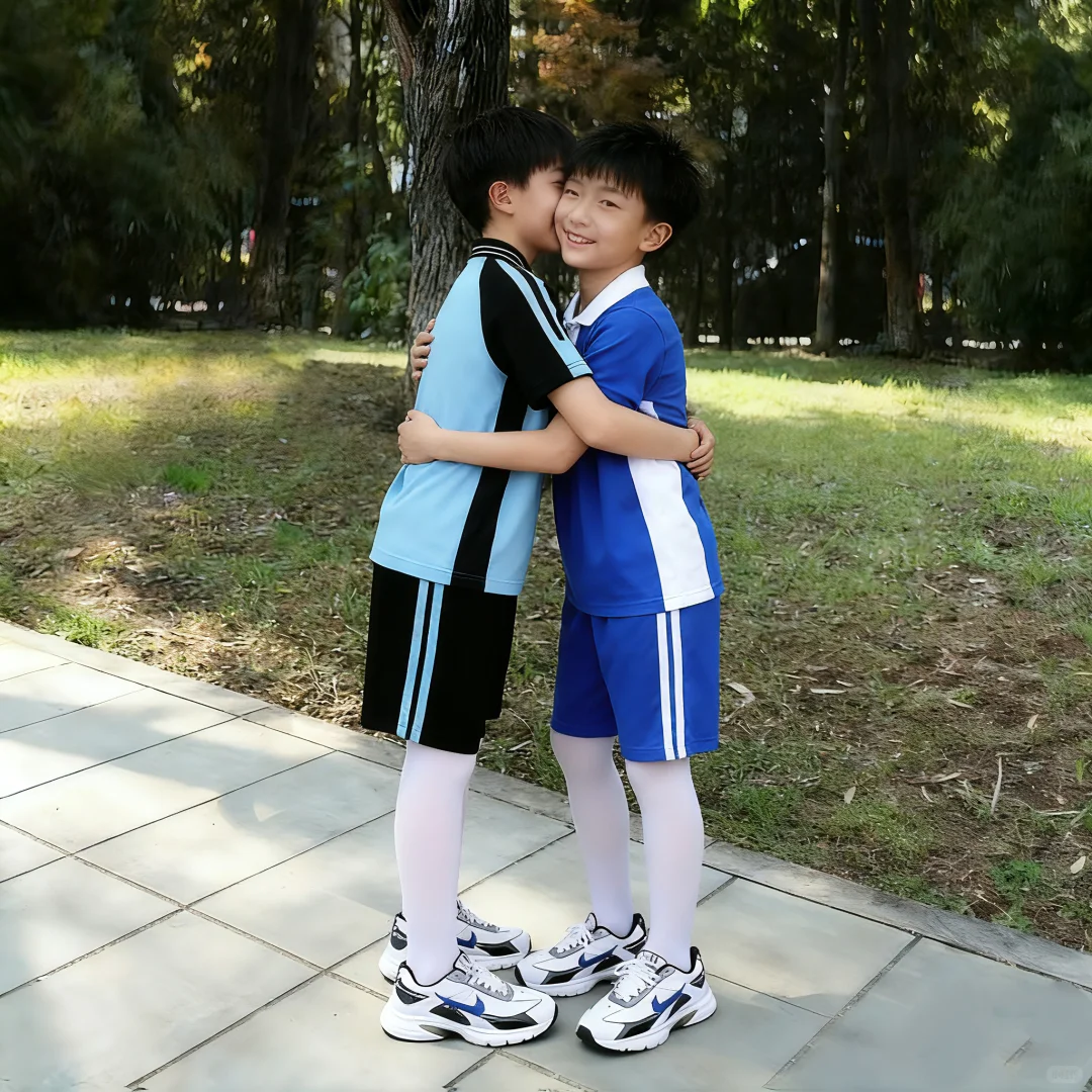 又是和好朋友一起逛公园的一天