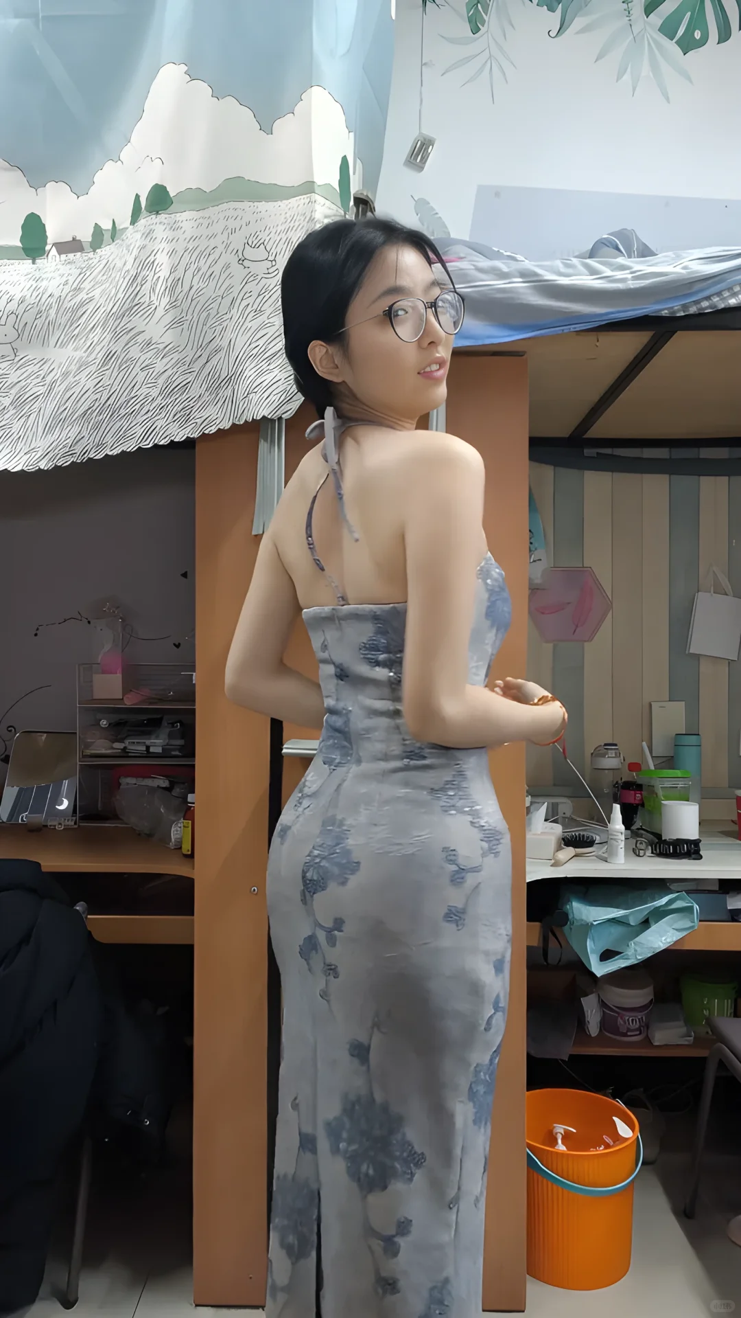 新买的旗袍，好看吗？