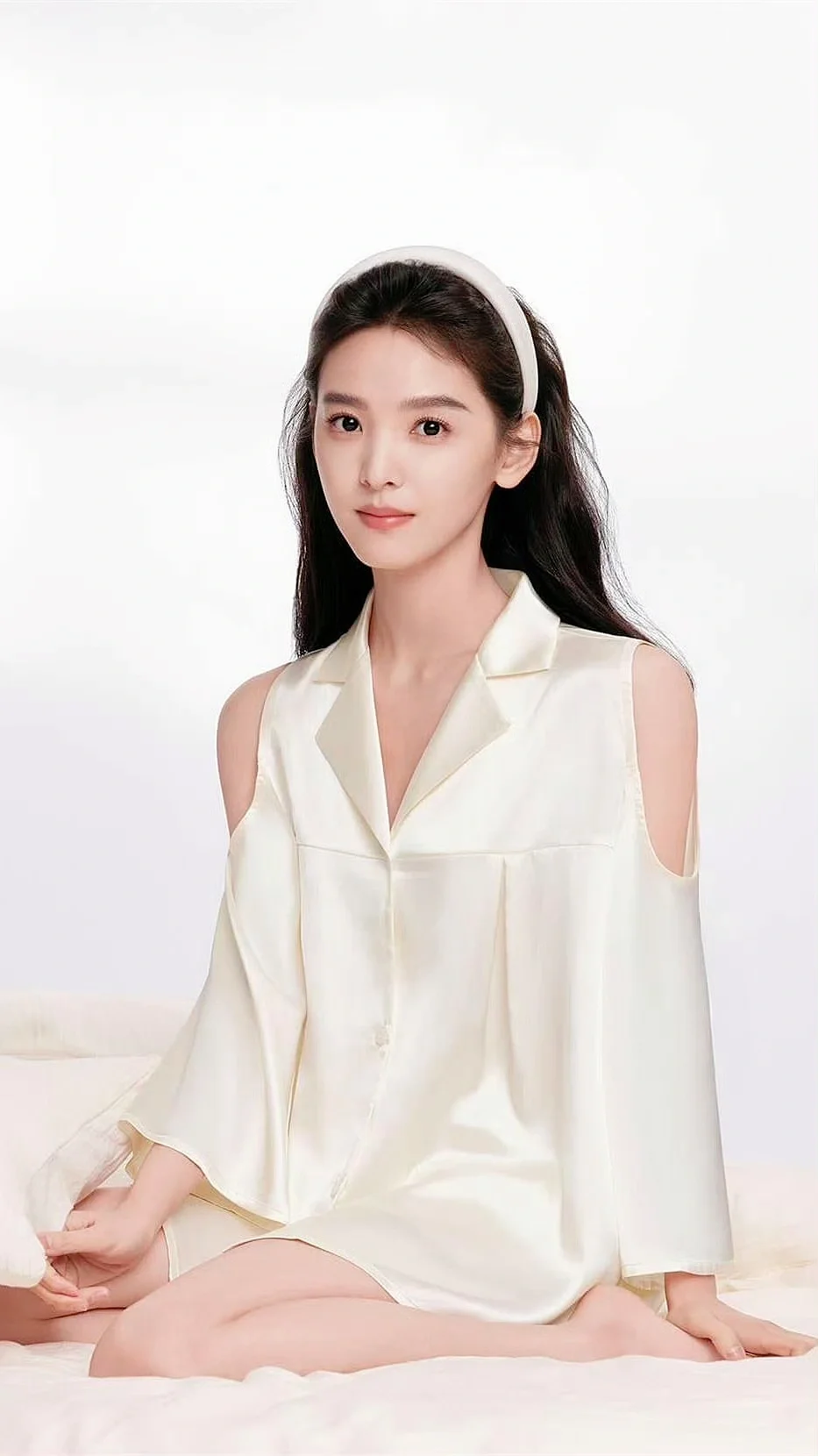 章若楠内衣写真，甜美可人，好身材！