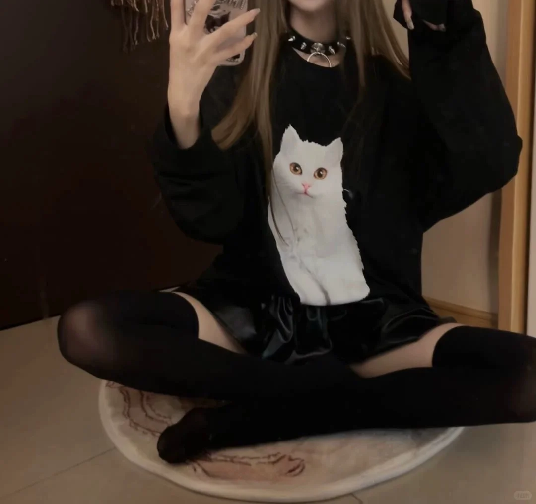 #白丝推荐 #约会穿搭心机 #纯欲风穿搭 #腿