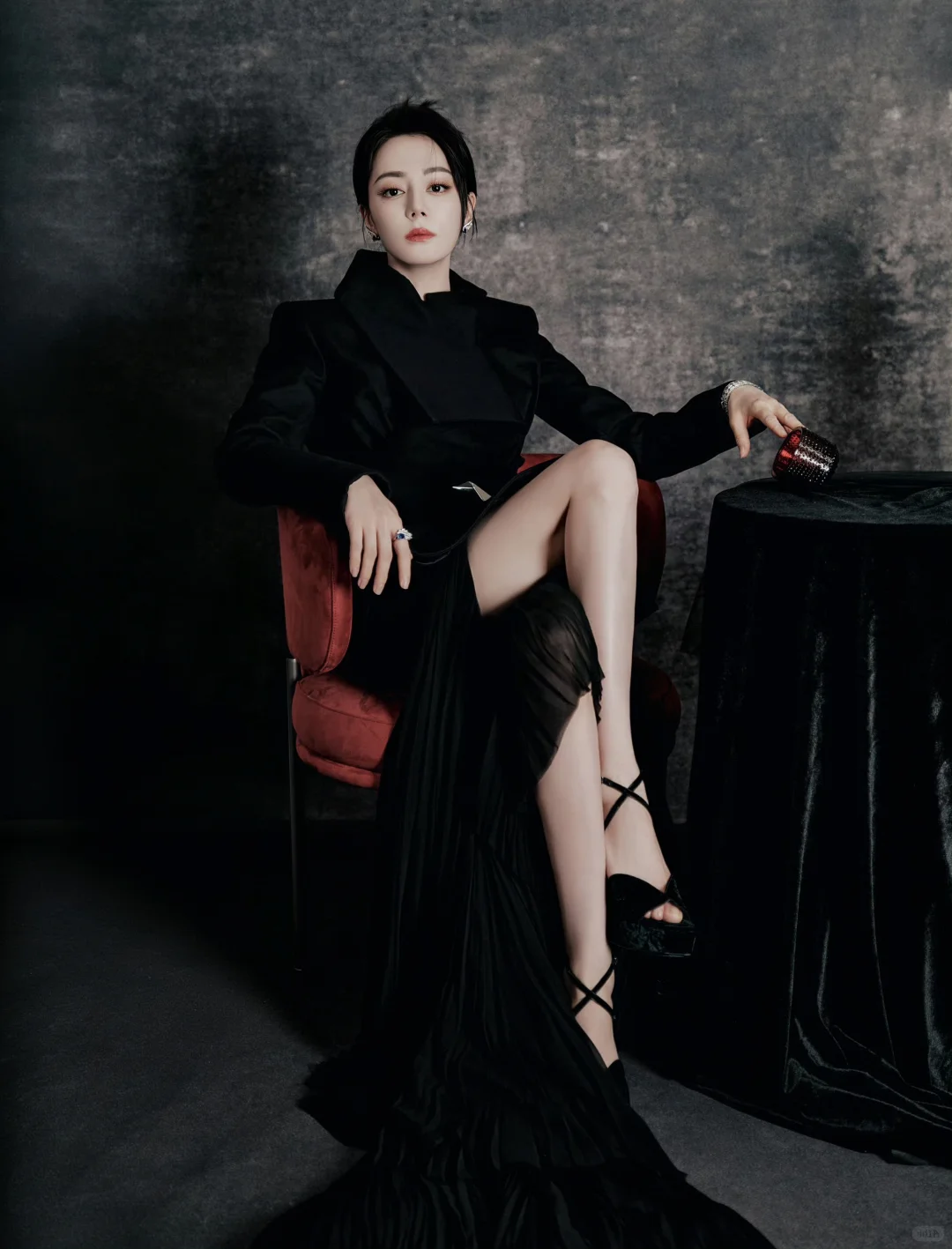 迪丽热巴红星美凯龙品牌活动写真美图！