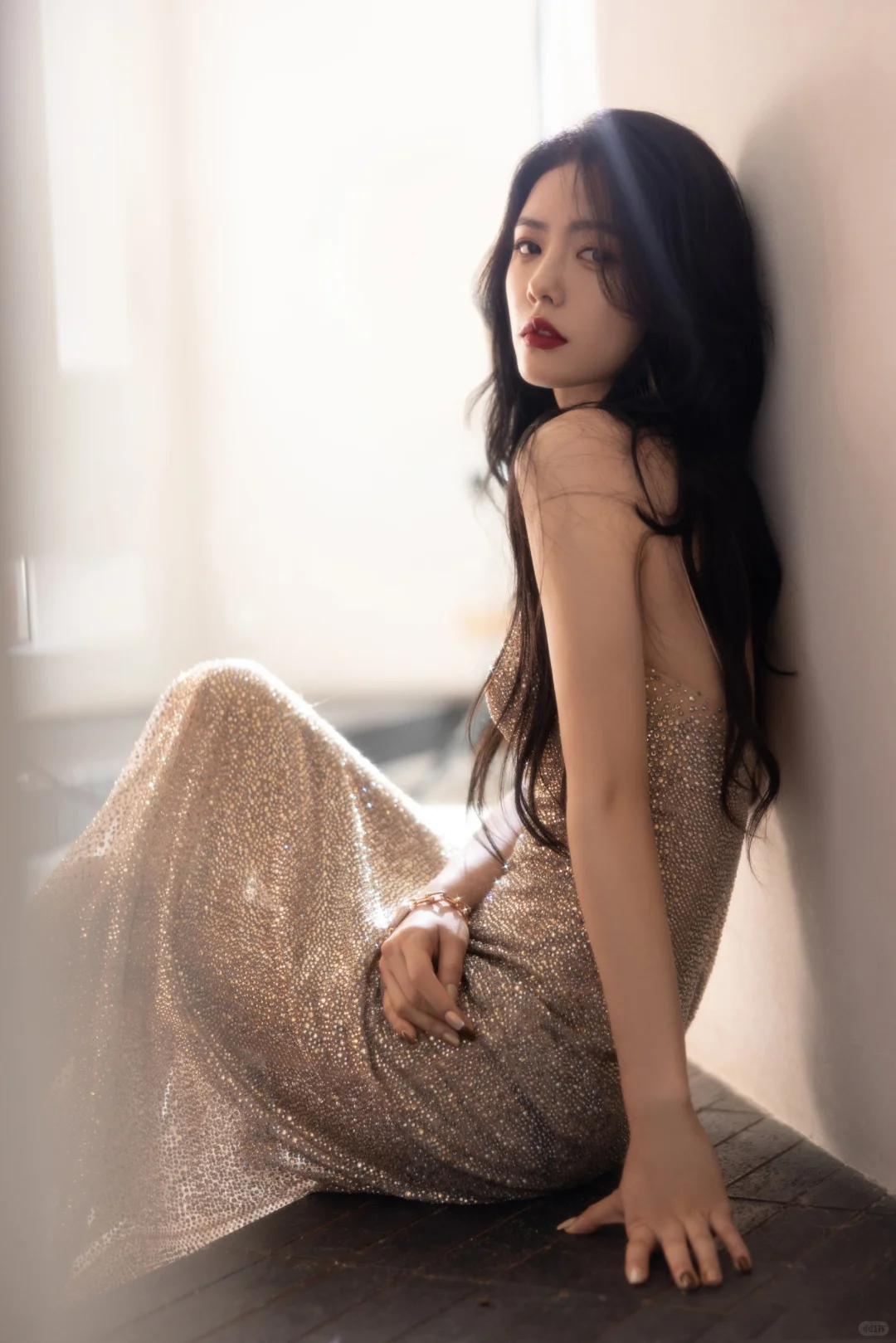 蔡文静｜优雅大片红唇卷发闪钻礼裙曼妙婀娜