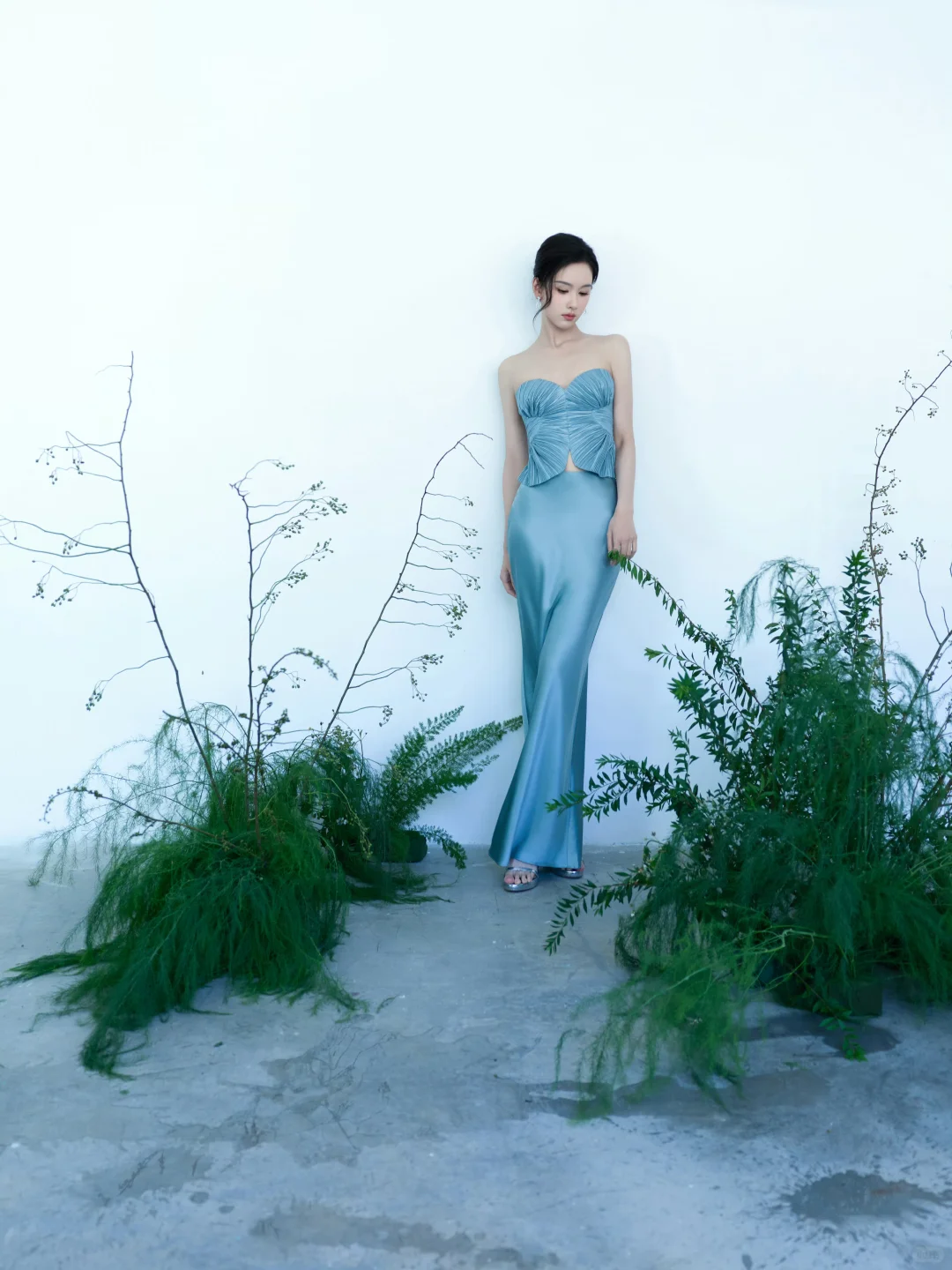 陈都灵今晚金鸡奖造型，优雅蓝调时刻～