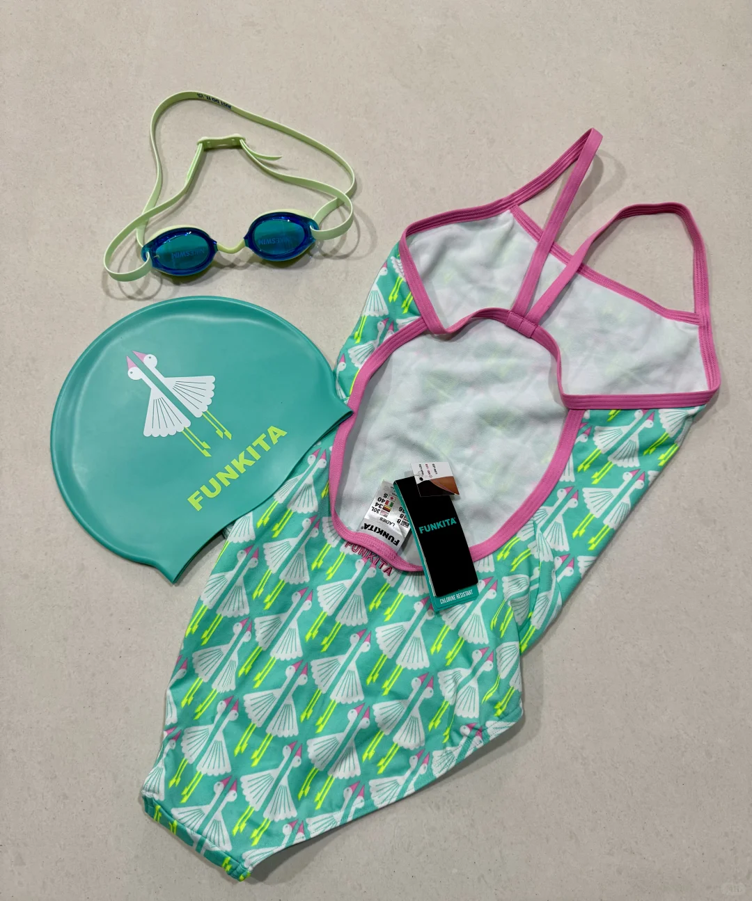 这件泳衣真的太少女了～～～