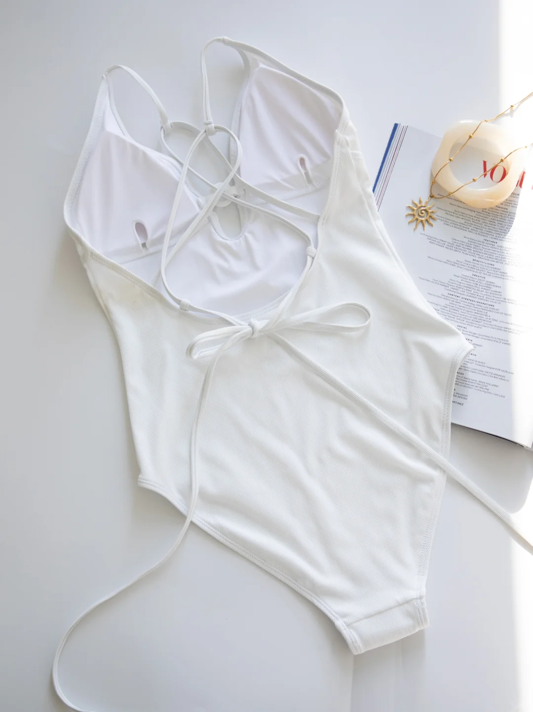 真的有被这泳衣美到！～～～～