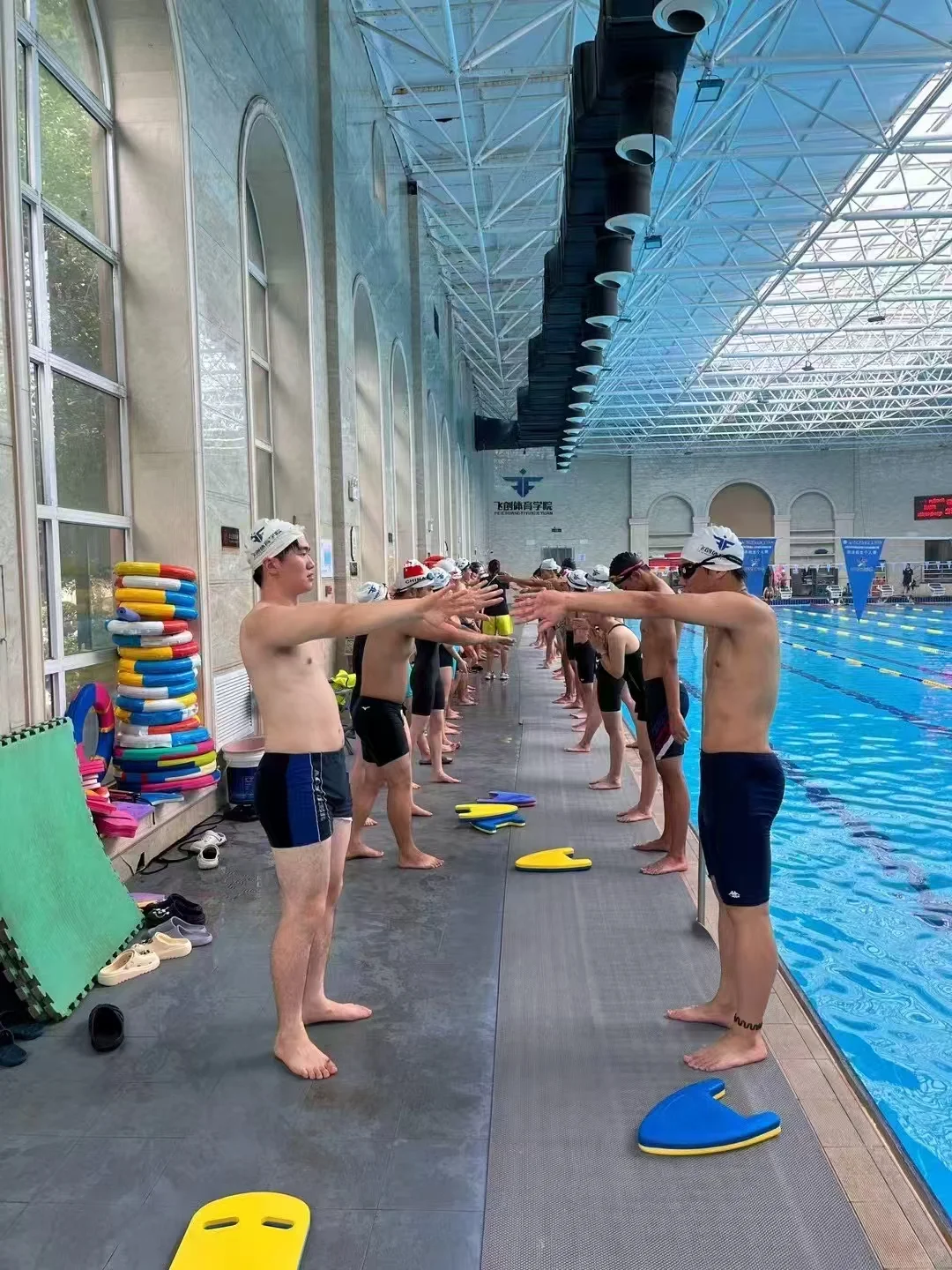 怕水女生挑战8天解锁美人鱼泳姿