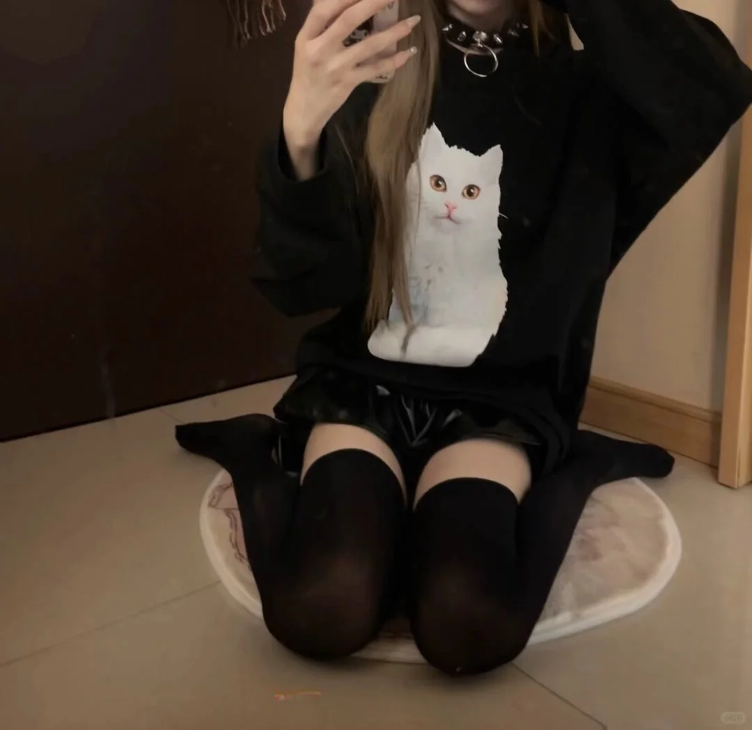 #白丝推荐 #约会穿搭心机 #纯欲风穿搭 #腿