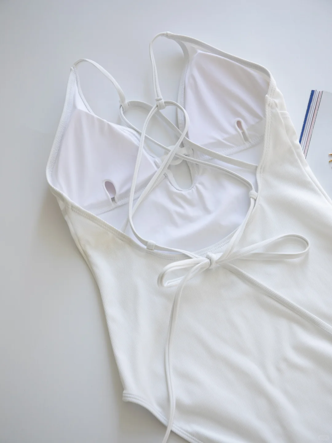 真的有被这泳衣美到！～～～～