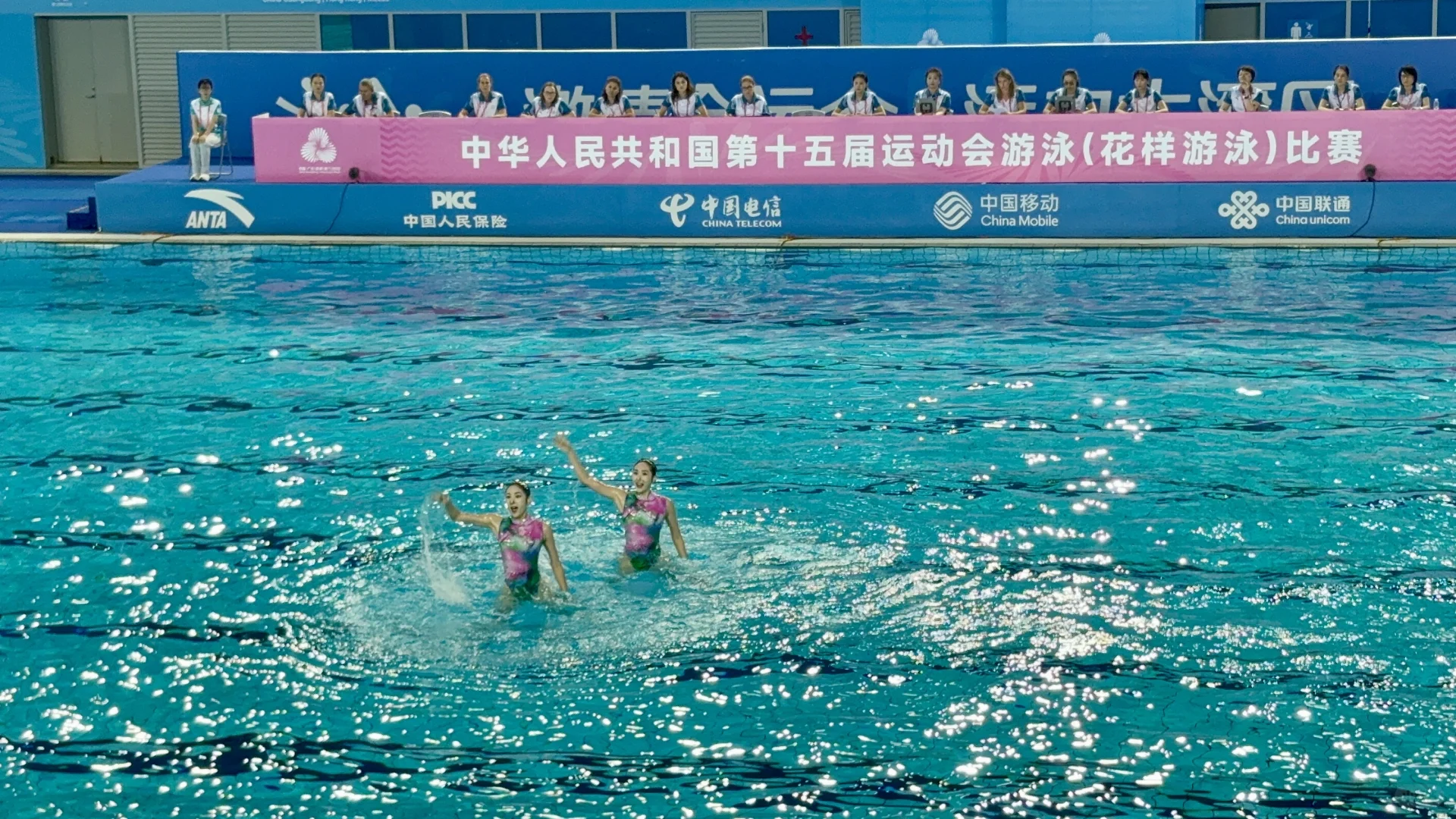 花样游泳现场真好看