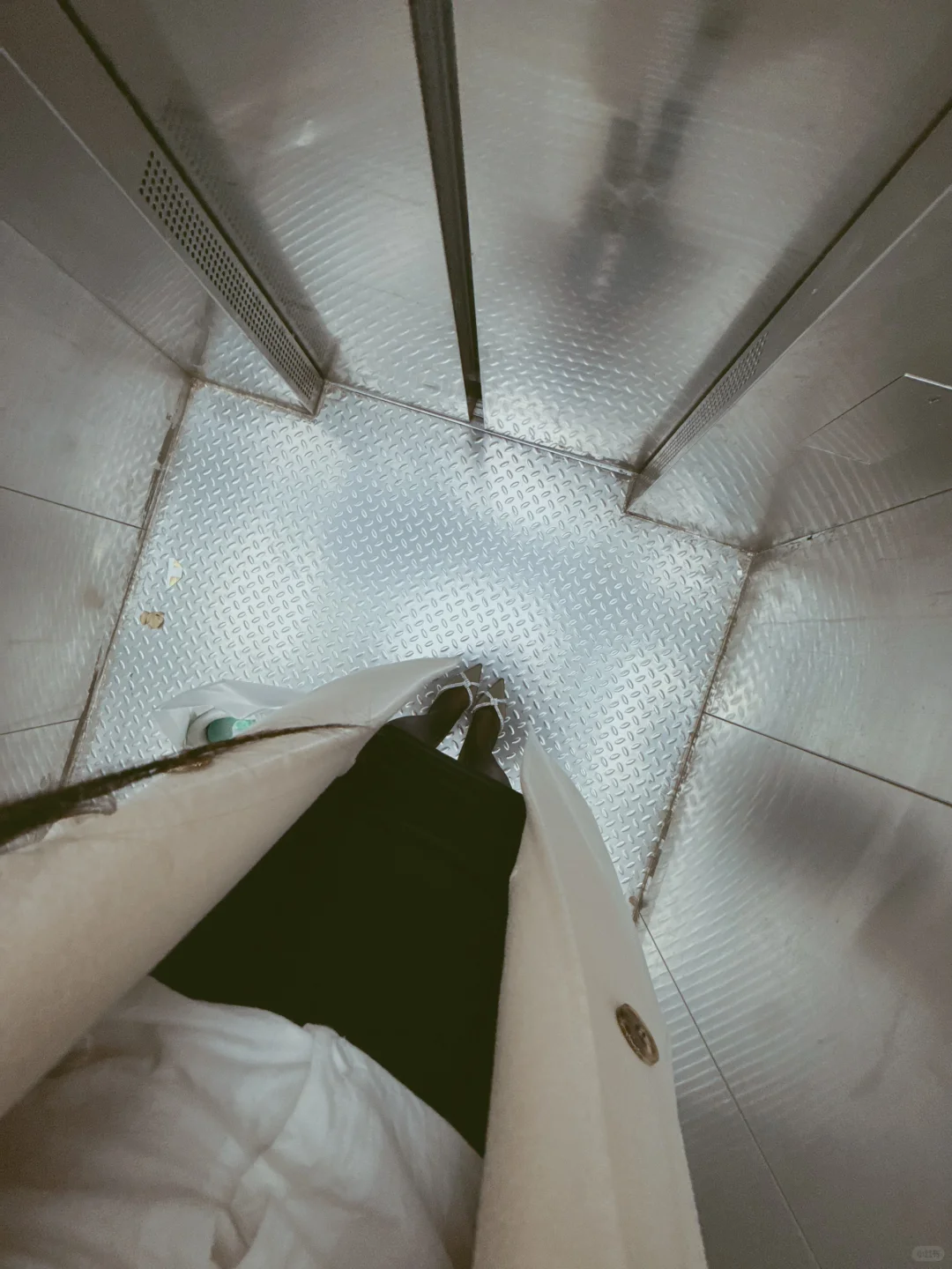 白衬衫包臀裙是真显身材