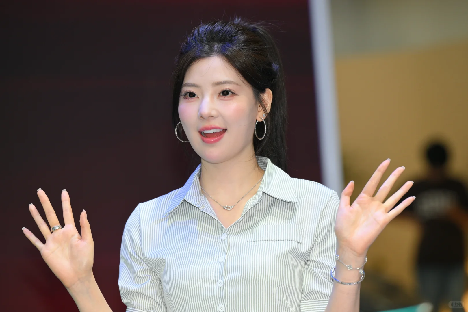 街拍美女——蓝色运动套装