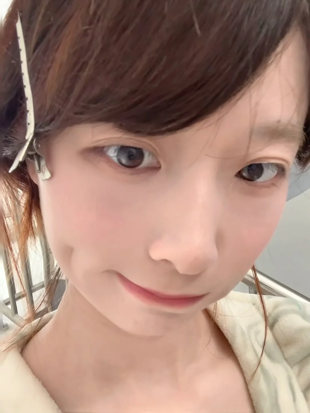 人 我的皮肤很好 你可以亲我