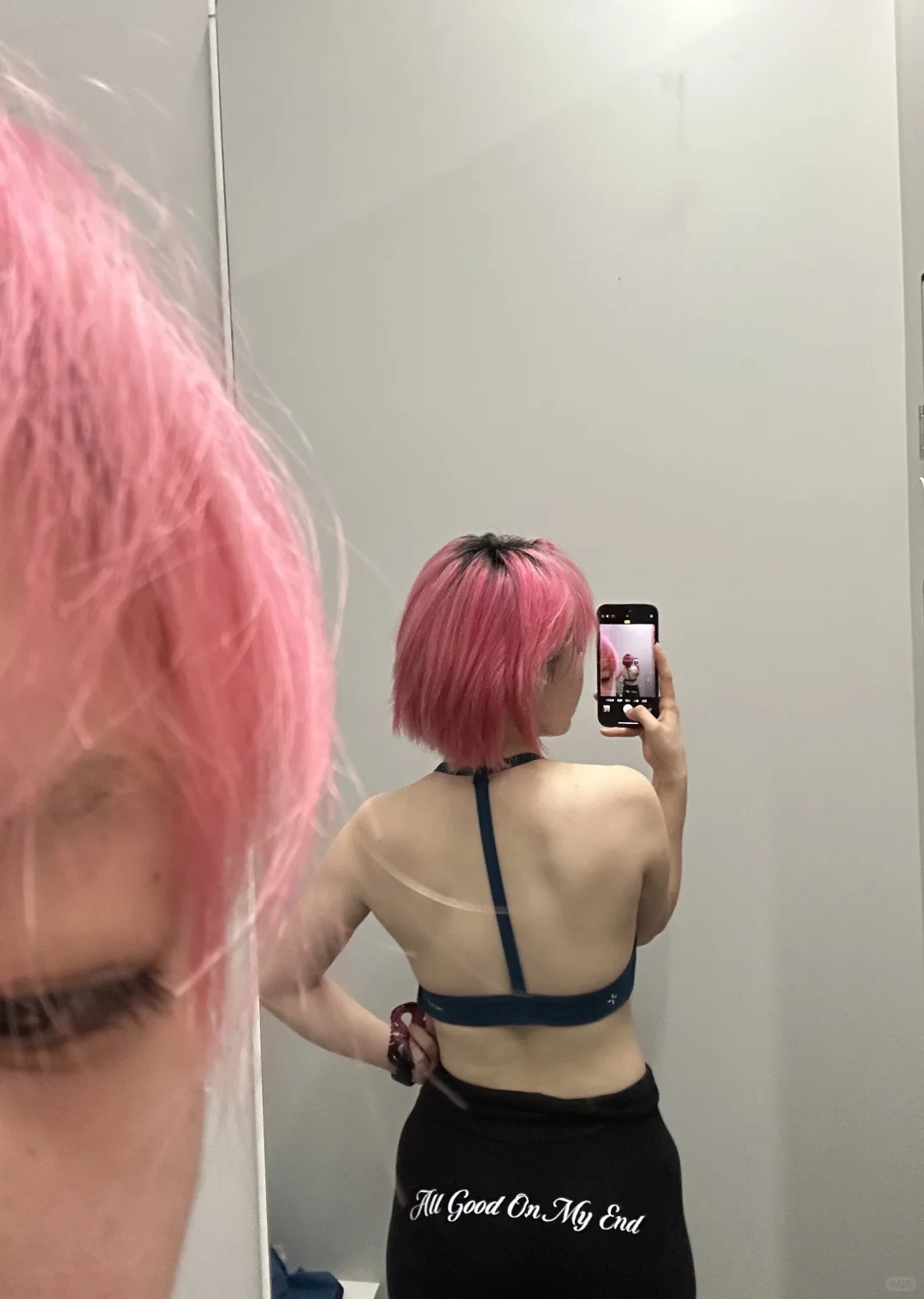 除了漂亮一无是处的运动bra