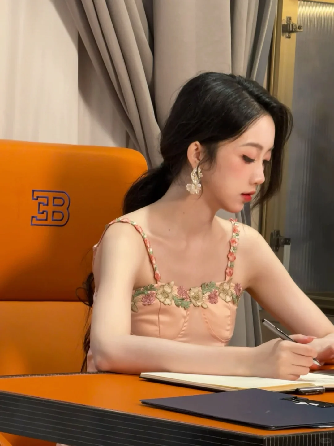 朋友说娇媚这个词就是形容我的