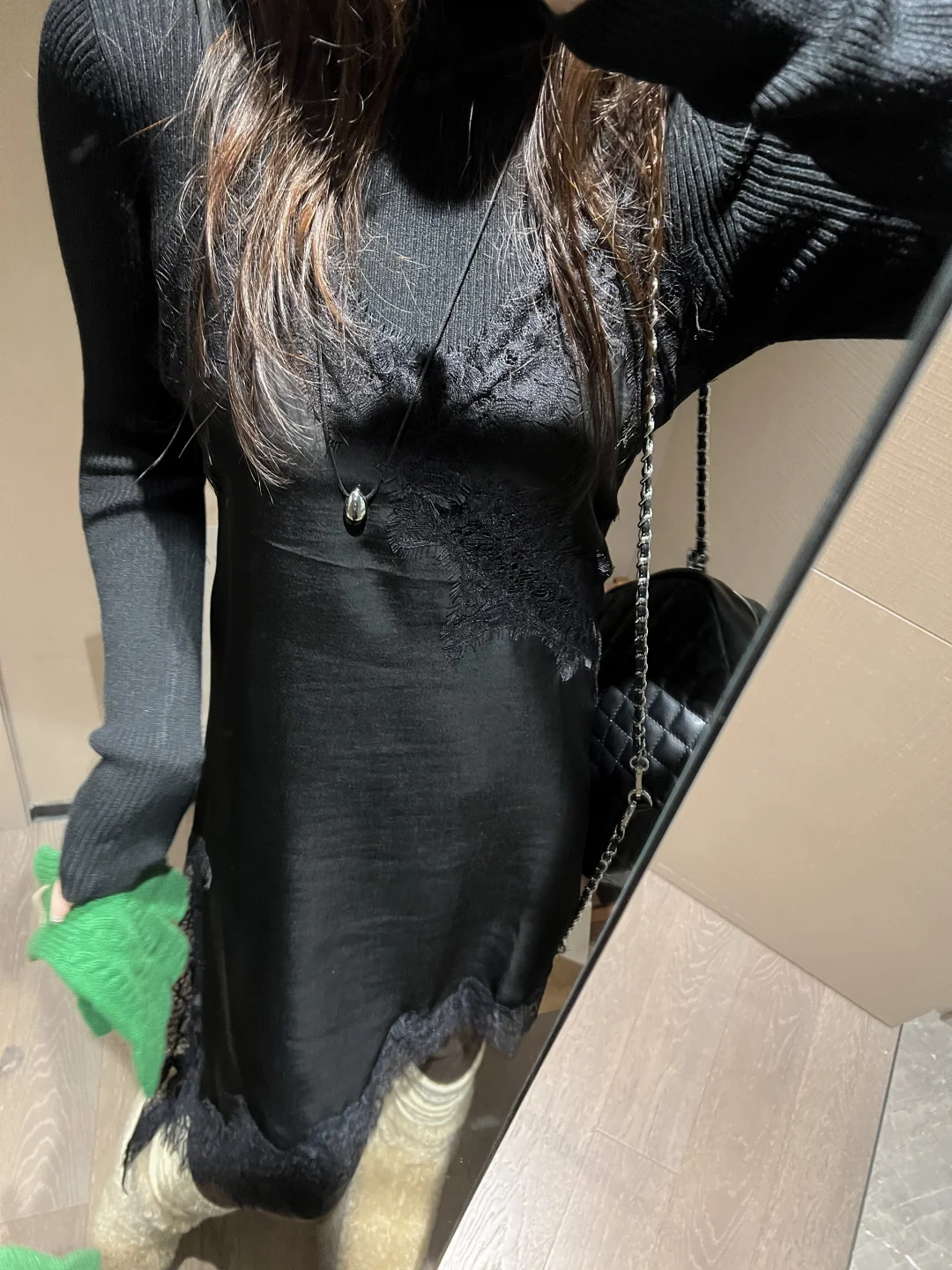 搭配小心机💫韩系小女人，吊带蕾丝缎面裙