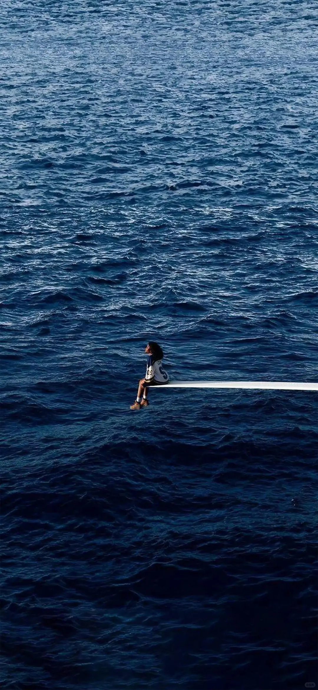 超现实主义ios26景深壁纸