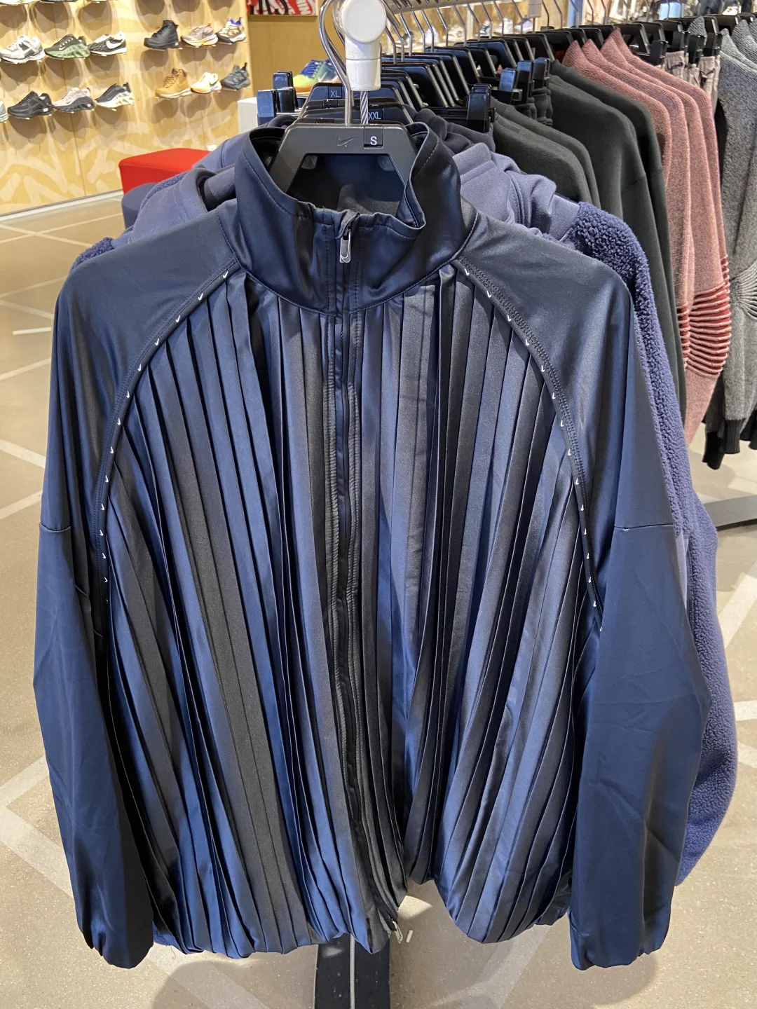 Nike Swoosh 立领休闲夹克外套 黑色 女款