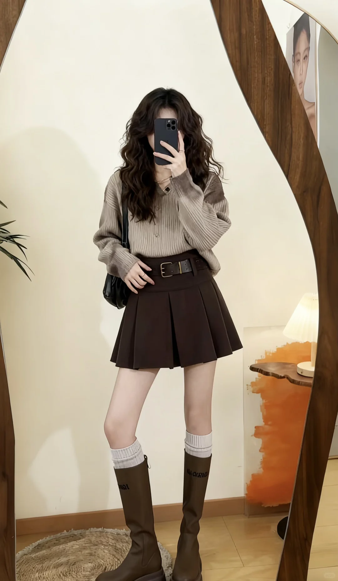 秋日棕调松弛感｜扎染毛衣+百褶裙直接美到心