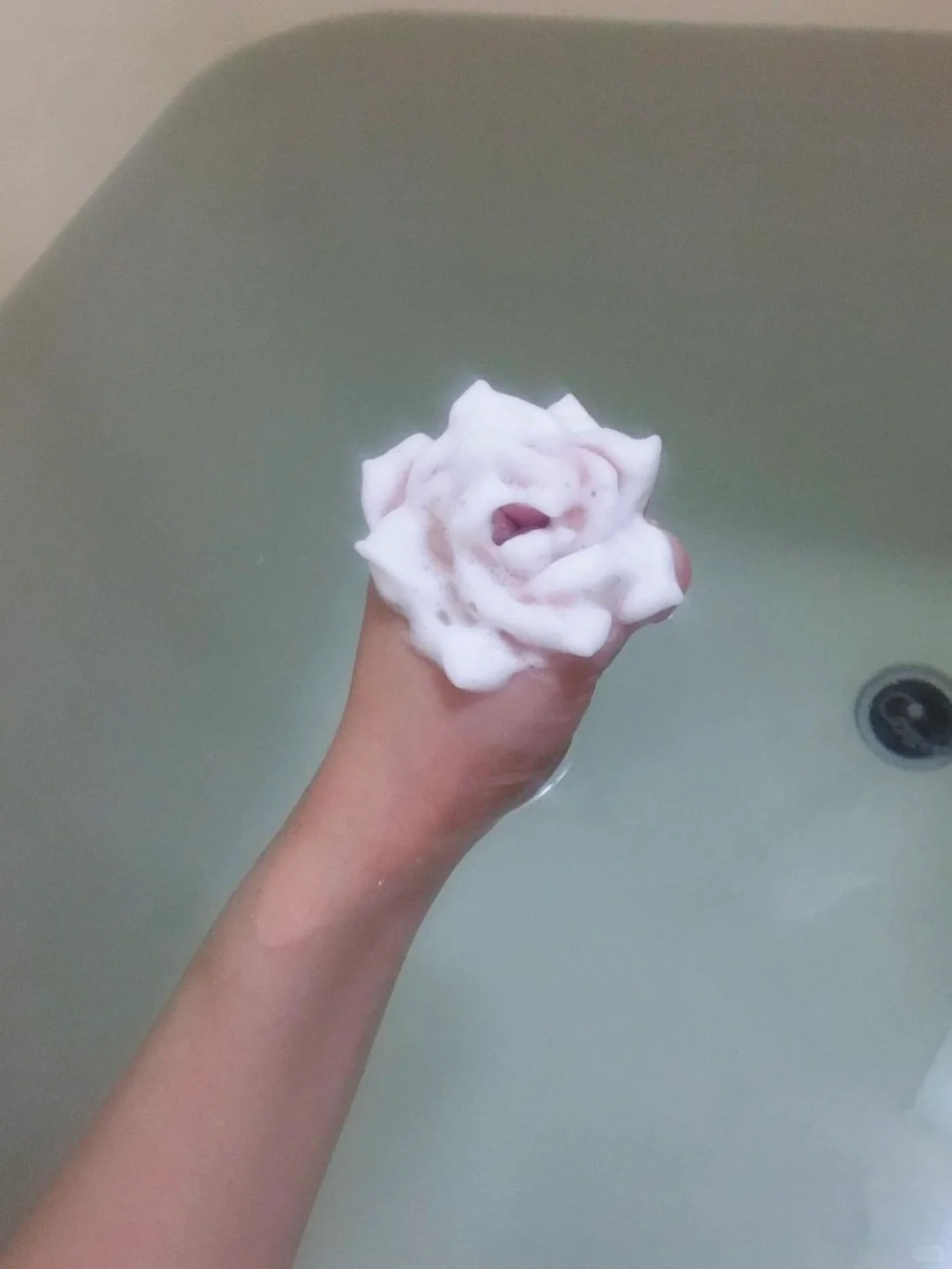 “这个艺术家简直在演我的精神状态”