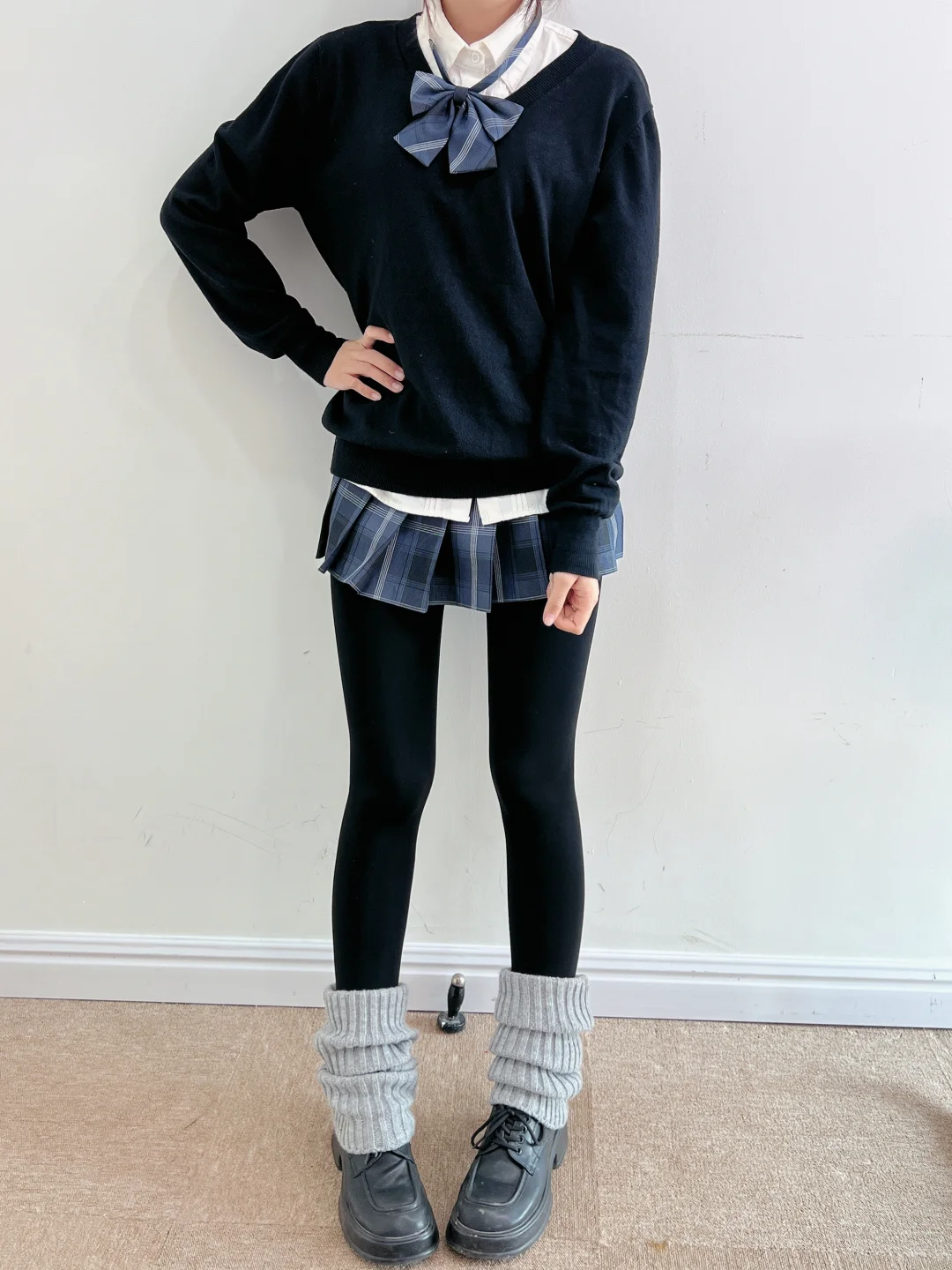 谁懂啊！这水光袜救了我整个秋冬穿搭✨