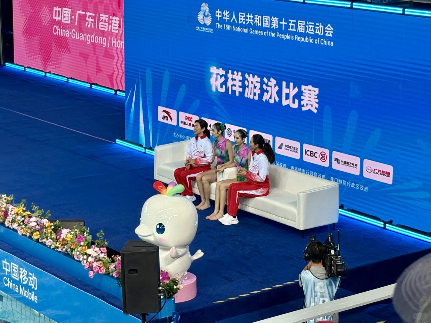 花样游泳现场真好看