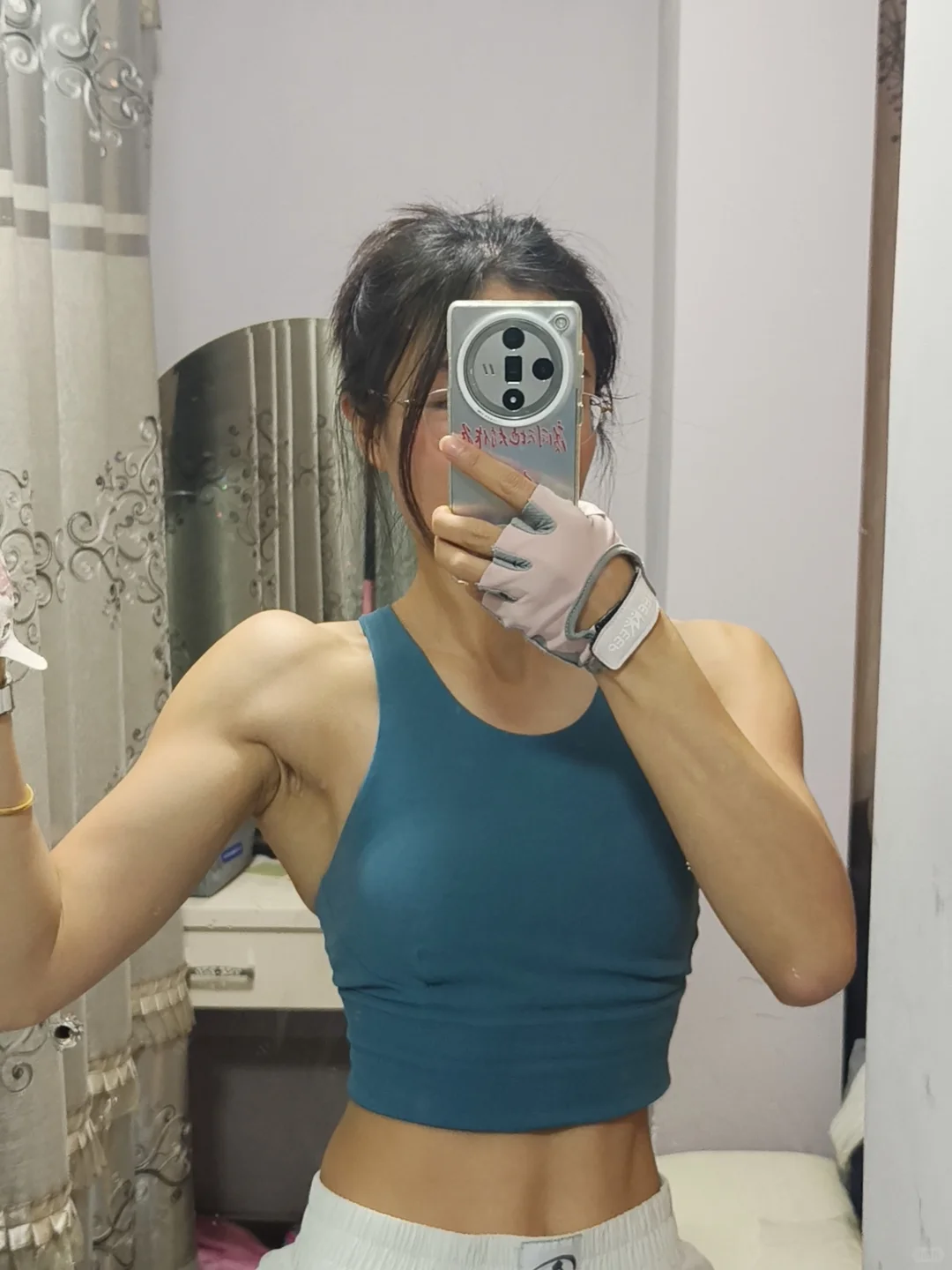 穿上衣服毫无训练痕迹