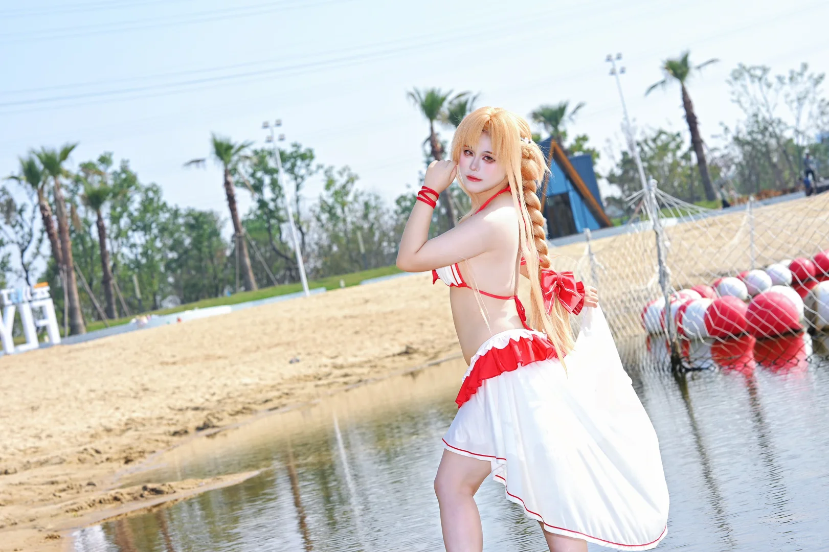 抓住秋天的尾巴拍泳装