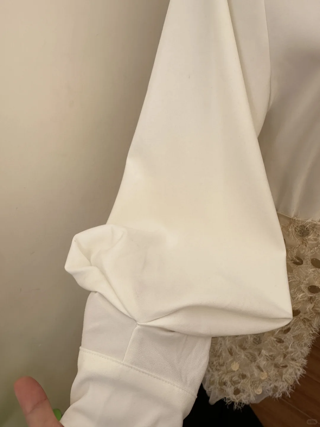 敢实况无修的白衬衫，搭配ZARA裙子不要泰美