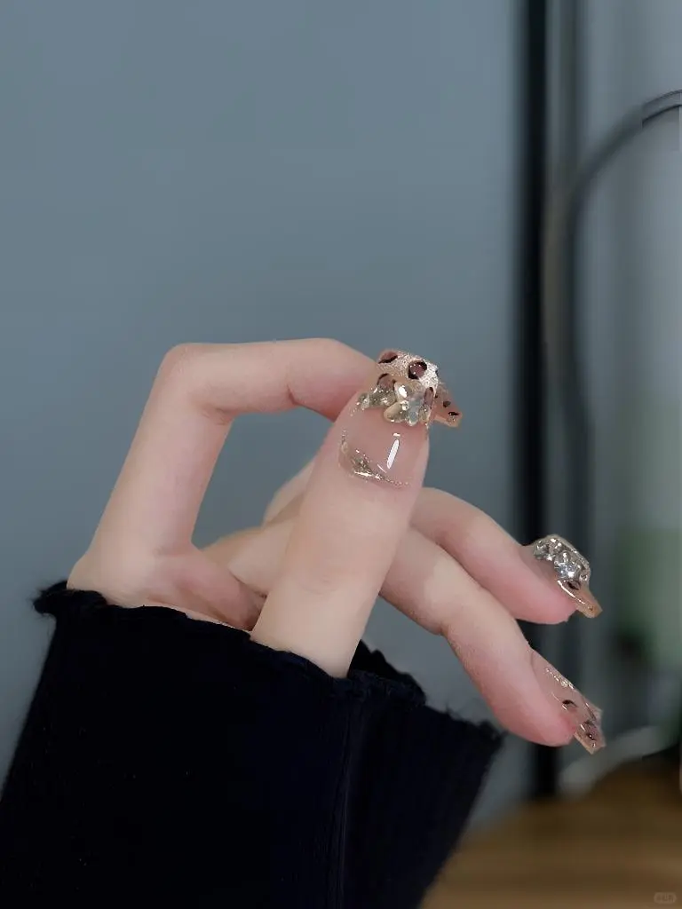 秋冬女神款裸色豹纹猫眼美甲